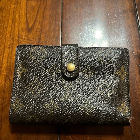 Louis Vuitton monogram wallet - Picture 1 of 8